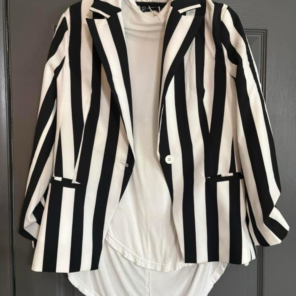 New York & Company Black and White Striped Blazer